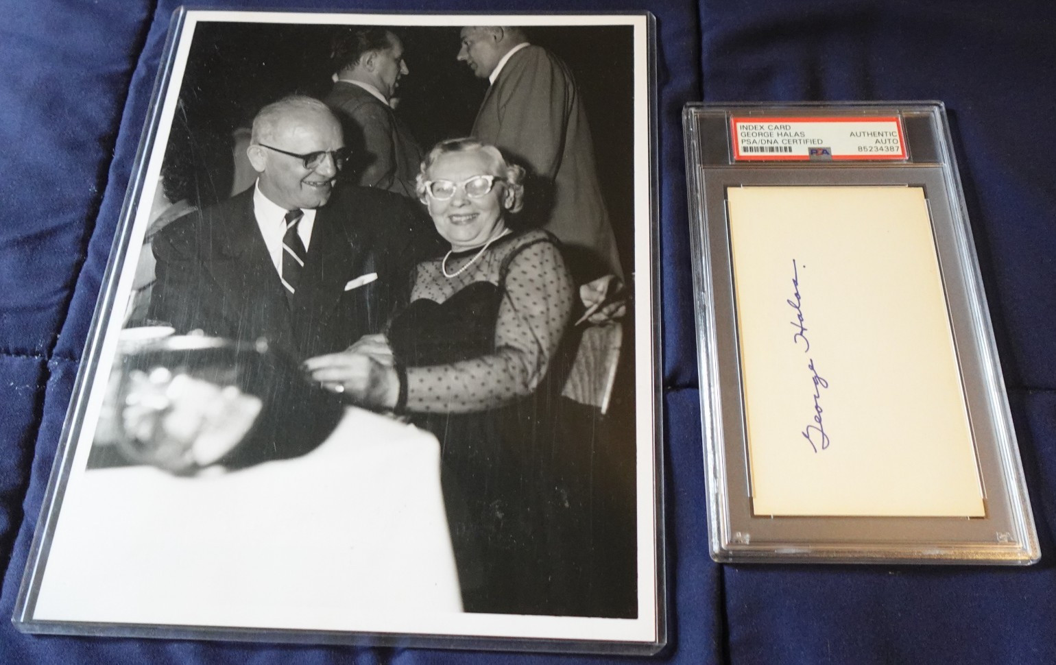 George Halas Chicago Bears Football Coach Autographed 3x5 Card PSA SLAB & Photo