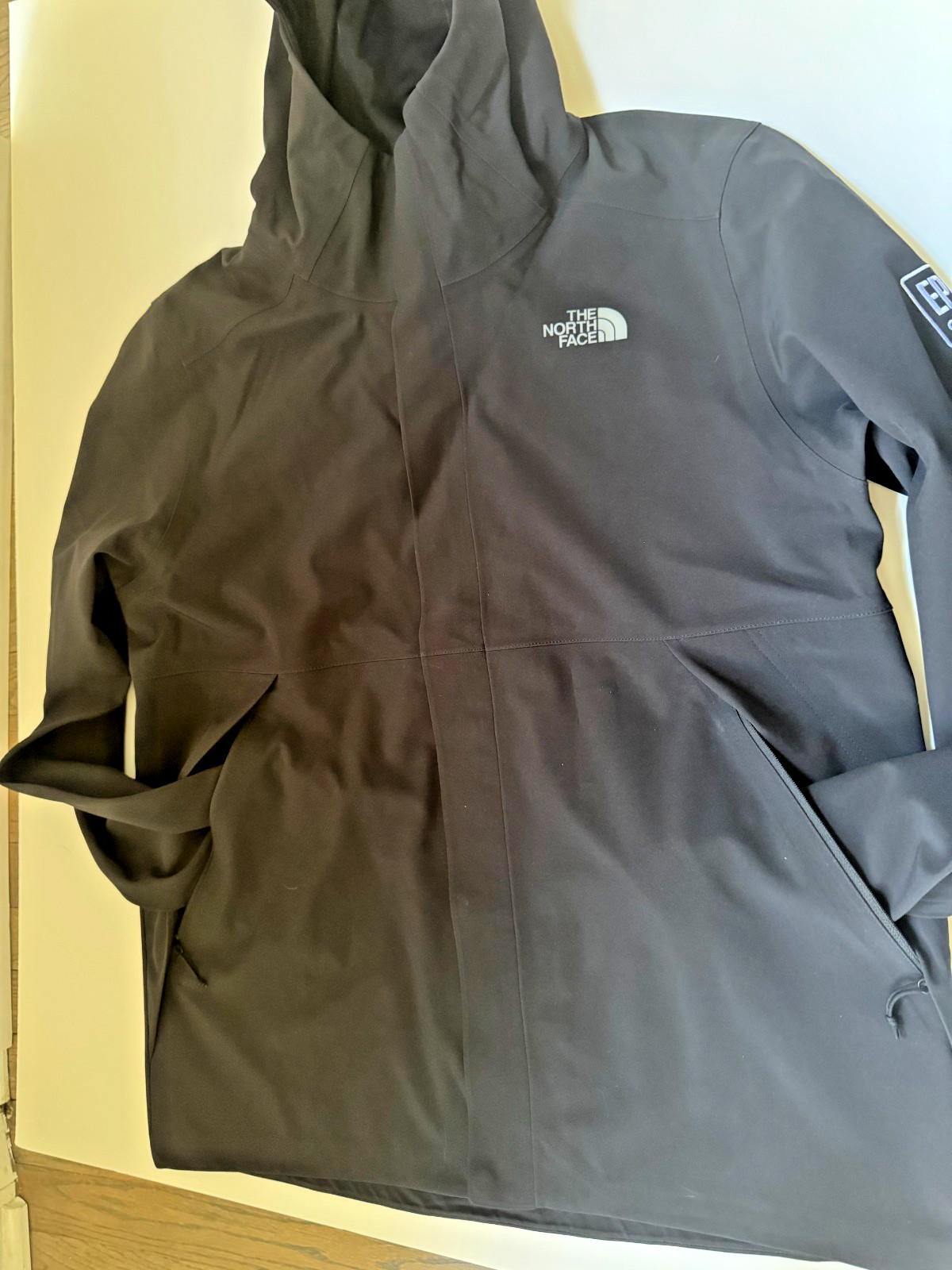 Epic Games Seattle North Face Jacket Men’s (L) – Emp Exclusive – Black Hooded Epic Games Seattle North Face Jacket Men’s (L) – Emp Exclusive – Black Hooded
