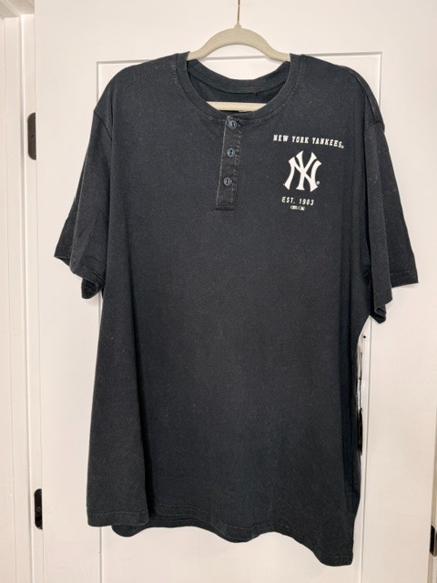 New York Yankees Darius Rucker Men’s Henley T-Shirt XL Black NWT MLB New York Yankees Darius Rucker Men’s Henley T-Shirt XL Black NWT MLB