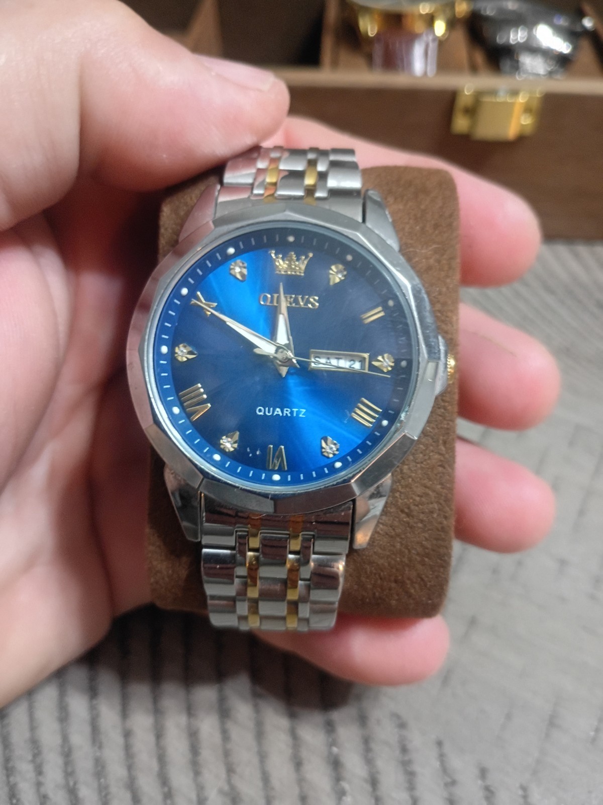 Olevs 9931G Quartz Men Watch Stainless Steel 3ATM Water Resistant Date Day Olevs 9931G Quartz Men Watch Stainless Steel 3ATM Water Resistant Date Day