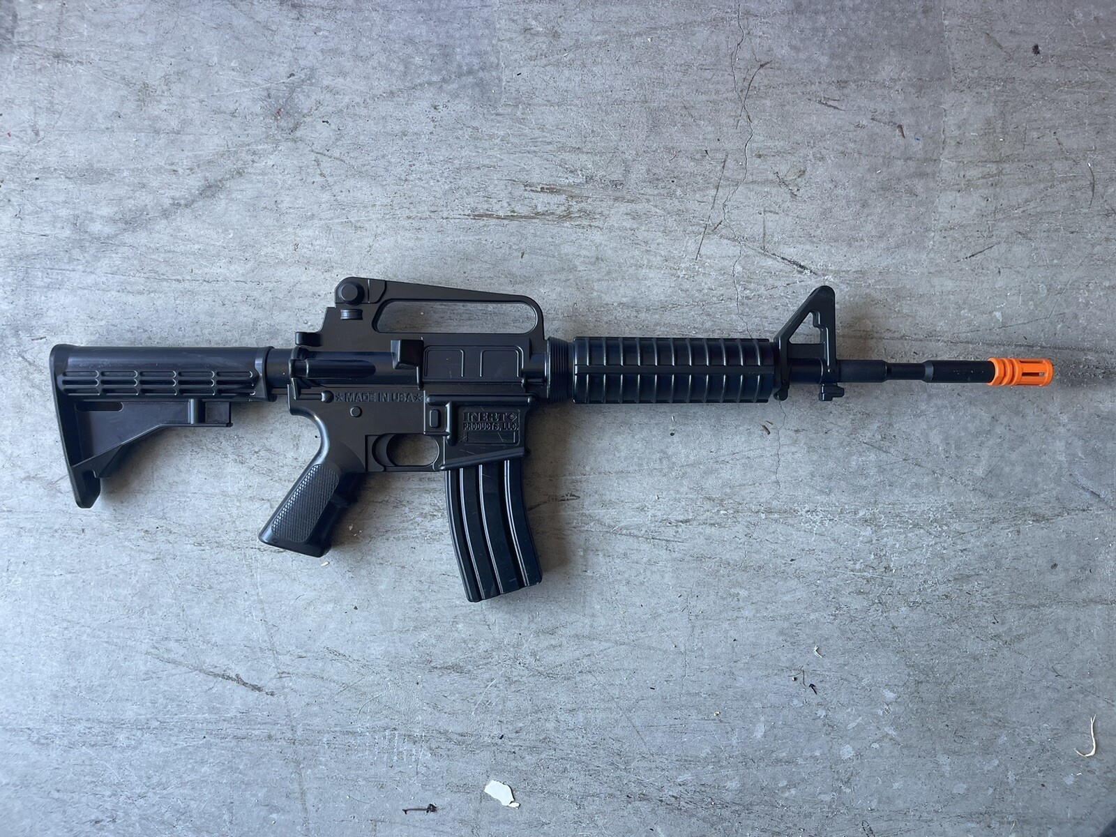U.S. Army M16A2/M4 Rubber Duck Training Rifle U.S. Army M16A2/M4 Rubber Duck Training Rifle