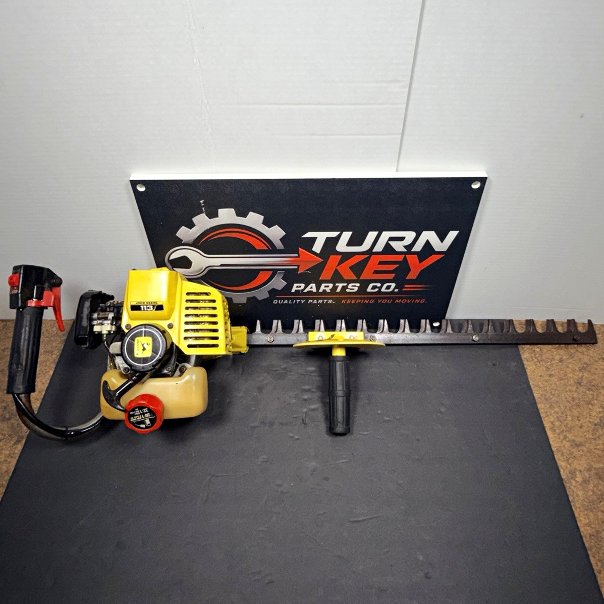 Vintage John Deere 113 Gas Hedge Clipper Trimmer 22.4in Tested Working Japan