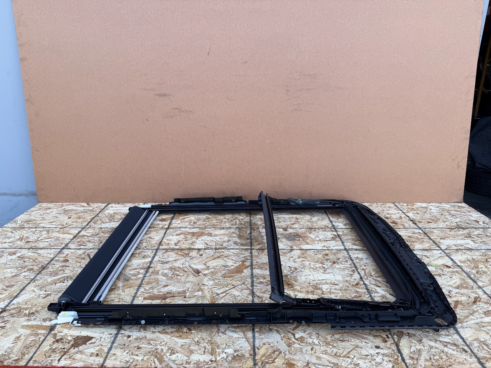 INFINITI QX60 2022-2026 OEM SUNROOF PANORAMIC SHADE WITH RAIL TRACK FRAME ASSY