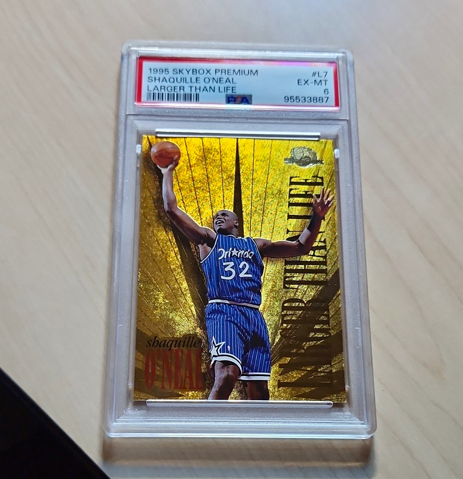 SkyBox 1995-96 Premium Larger Than Life #L7 Shaquille O'Neal Magic PSA 6