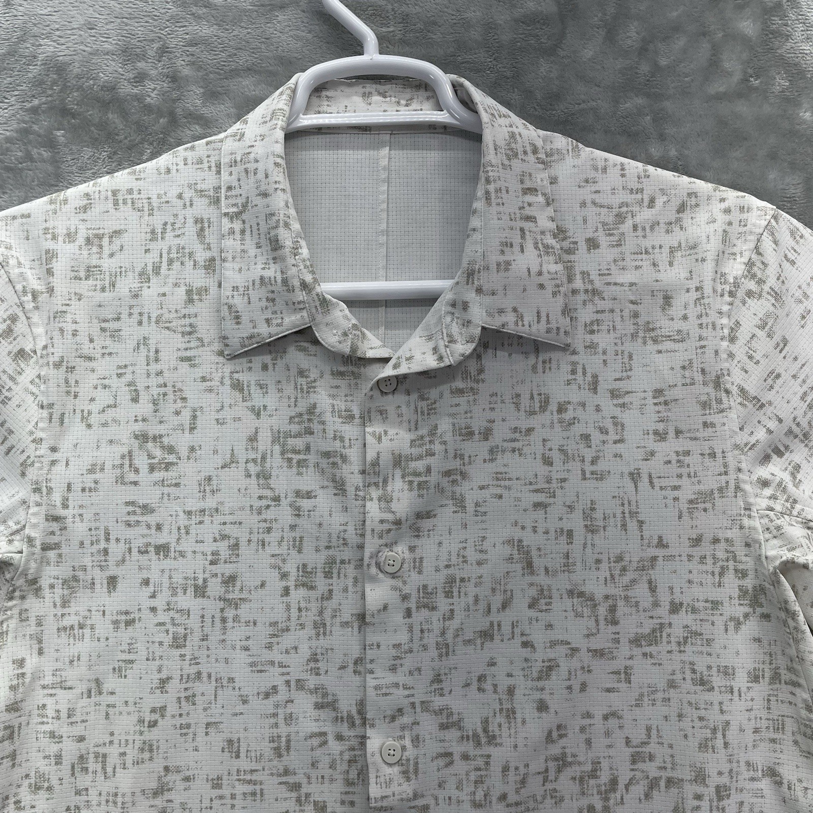 Lululemon shirt Men XL airing easy tech performance vented print AOP pattern