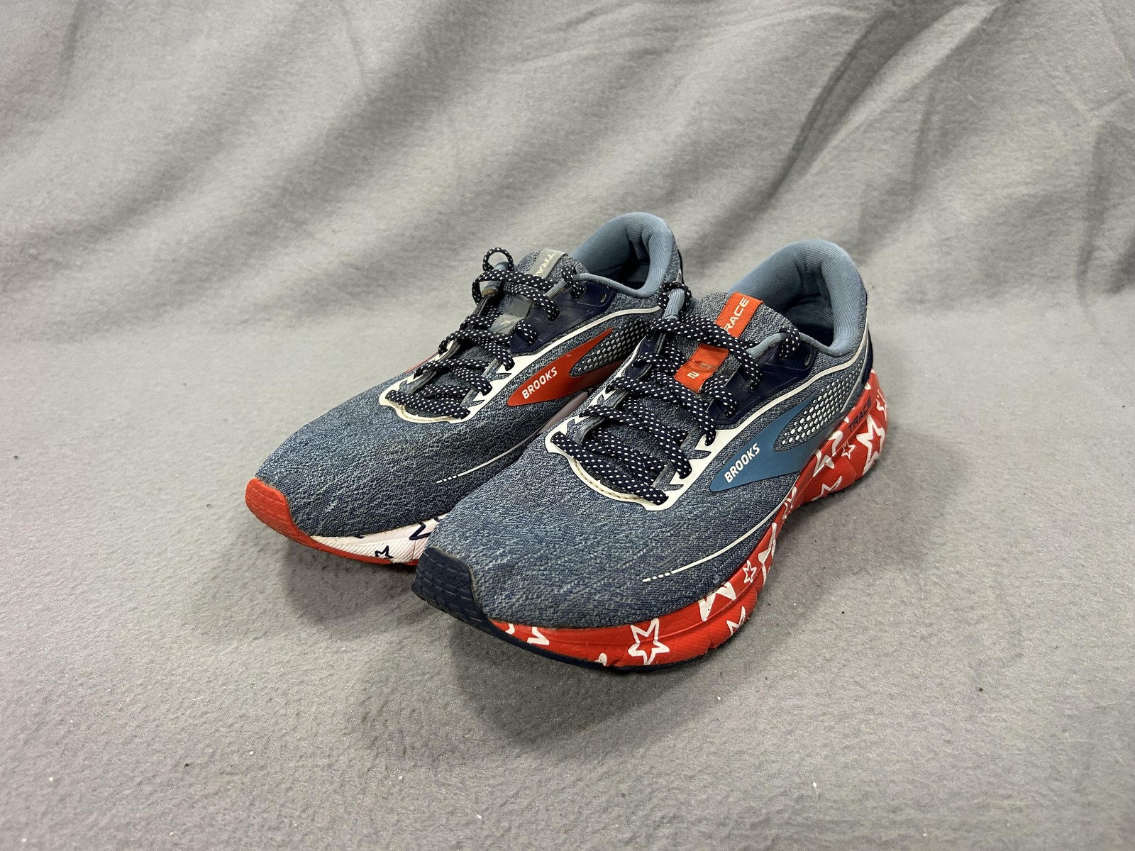 Brooks Trace Shoes Mens Size 8B Red White Blue Patriotic Stars Running America
