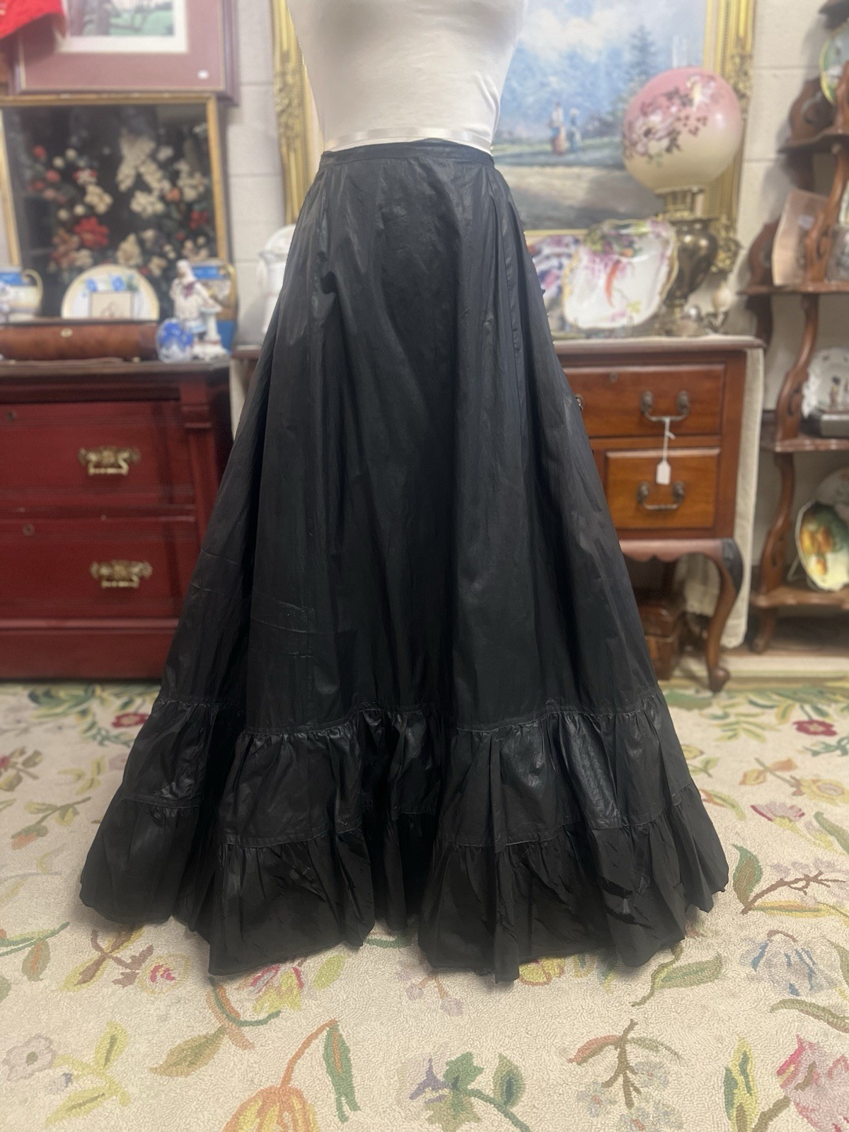 1900’s Black Polished Cotton Slip Silk Bottom Ruffle 1900-1906 1900’s Black Polished Cotton Slip Silk Bottom Ruffle 1900-1906