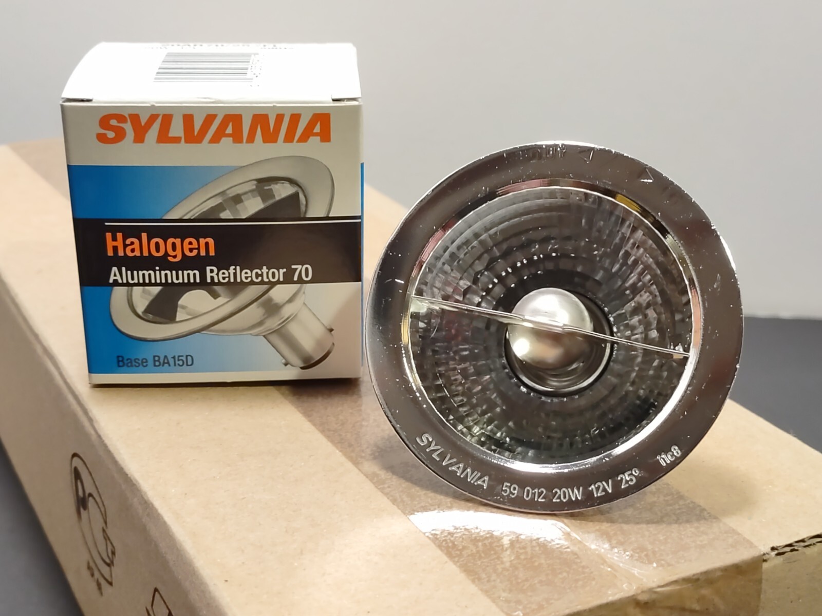 SYLVANIA ALUMINUM 70 - BA15D BASE - 20W 12V BULBS 20AR70/25°/FL - CASE OF 10