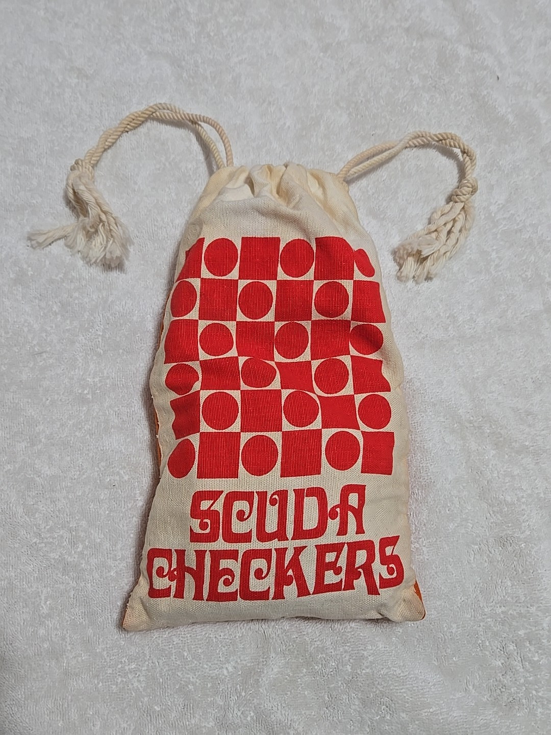 SCUDA CHECKERS VINTAGE GAME MADE IN BOSTON MASSACHUSETTS. EXCELLENT CONDITION SCUDA CHECKERS VINTAGE GAME MADE IN BOSTON MASSACHUSETTS. EXCELLENT CONDITION