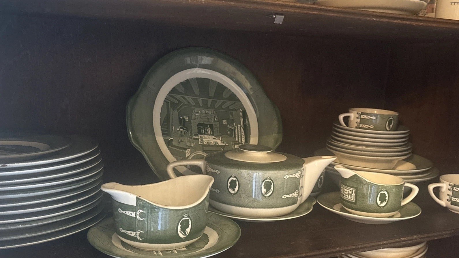 Antique Colonial Homestead by Royal Dishes Bowl Plate Set and Plate Assortment Antique Colonial Homestead by Royal Dishes Bowl Plate Set and Plate Assortment