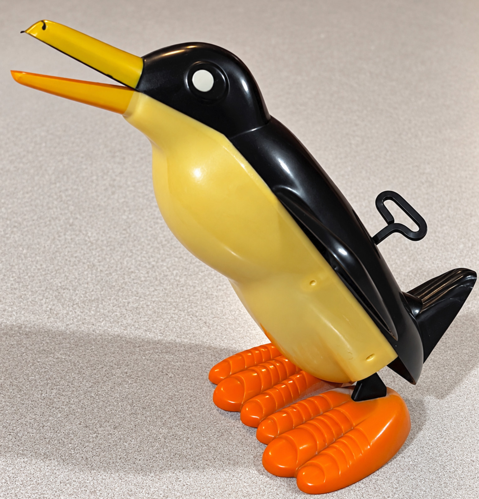 Vintage Plastic Penguin Wind Up Walking Toy : Made in USA w/ GEARS Vintage Plastic Penguin Wind Up Walking Toy : Made in USA w/ GEARS