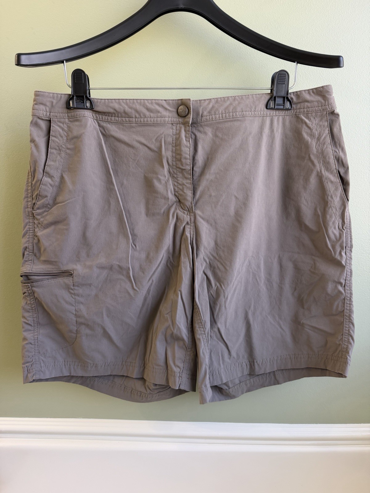 L.L. Bean Women\'s Size 18 Water Repellant Trail Shorts Mid-rise L.L. Bean Women\'s Size 18 Water Repellant Trail Shorts Mid-rise