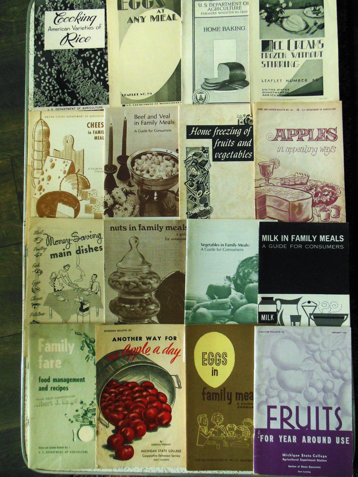 US Dept of Agriculture Booklets Bulletins - Cooking, Recipes 1930s-1970s Lot US Dept of Agriculture Booklets Bulletins - Cooking, Recipes 1930s-1970s Lot