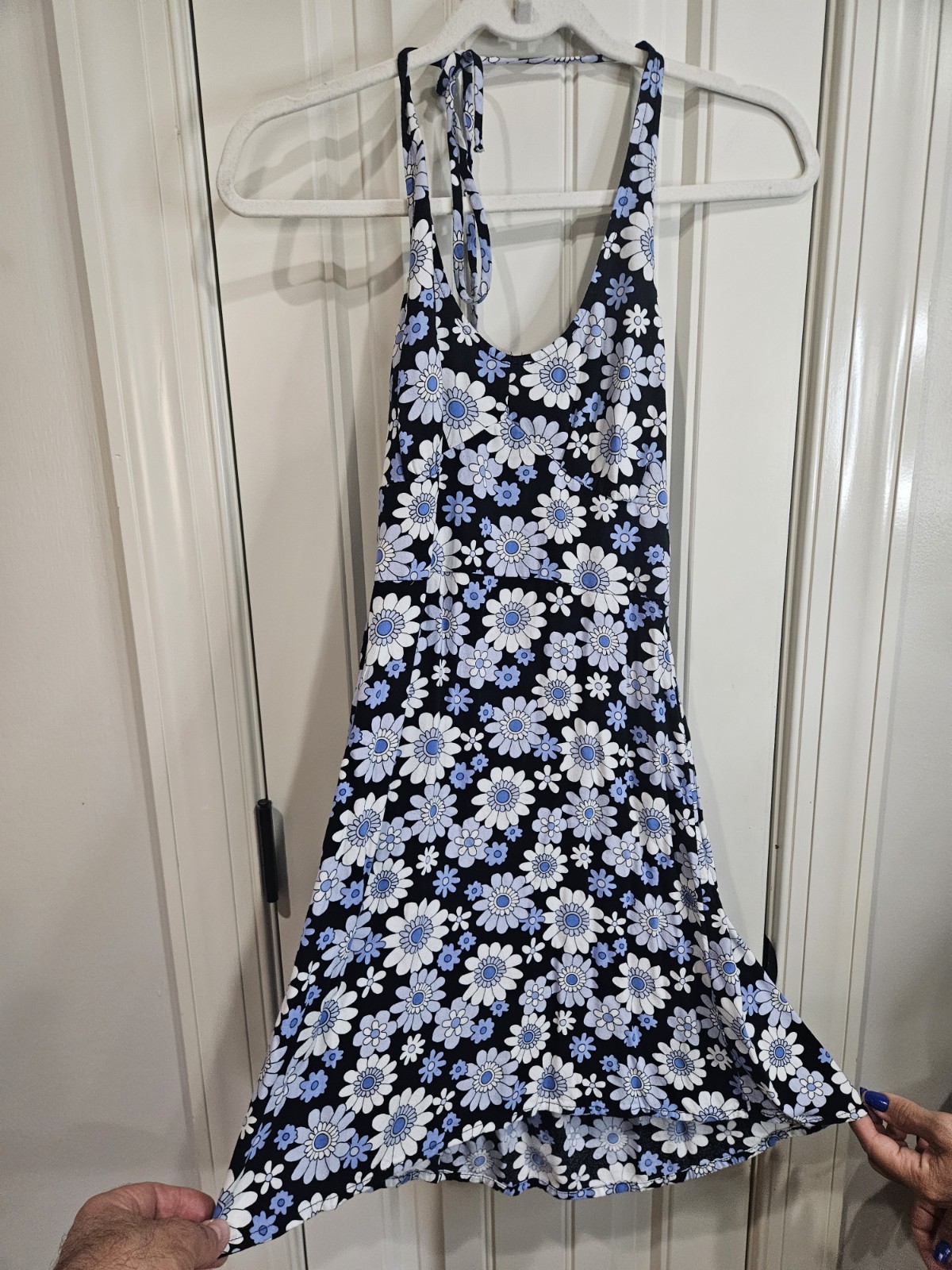 Hollister Women’s Floral Halter Midi Sundress M Regular Sleeveless Blue White Hollister Women’s Floral Halter Midi Sundress M Regular Sleeveless Blue White