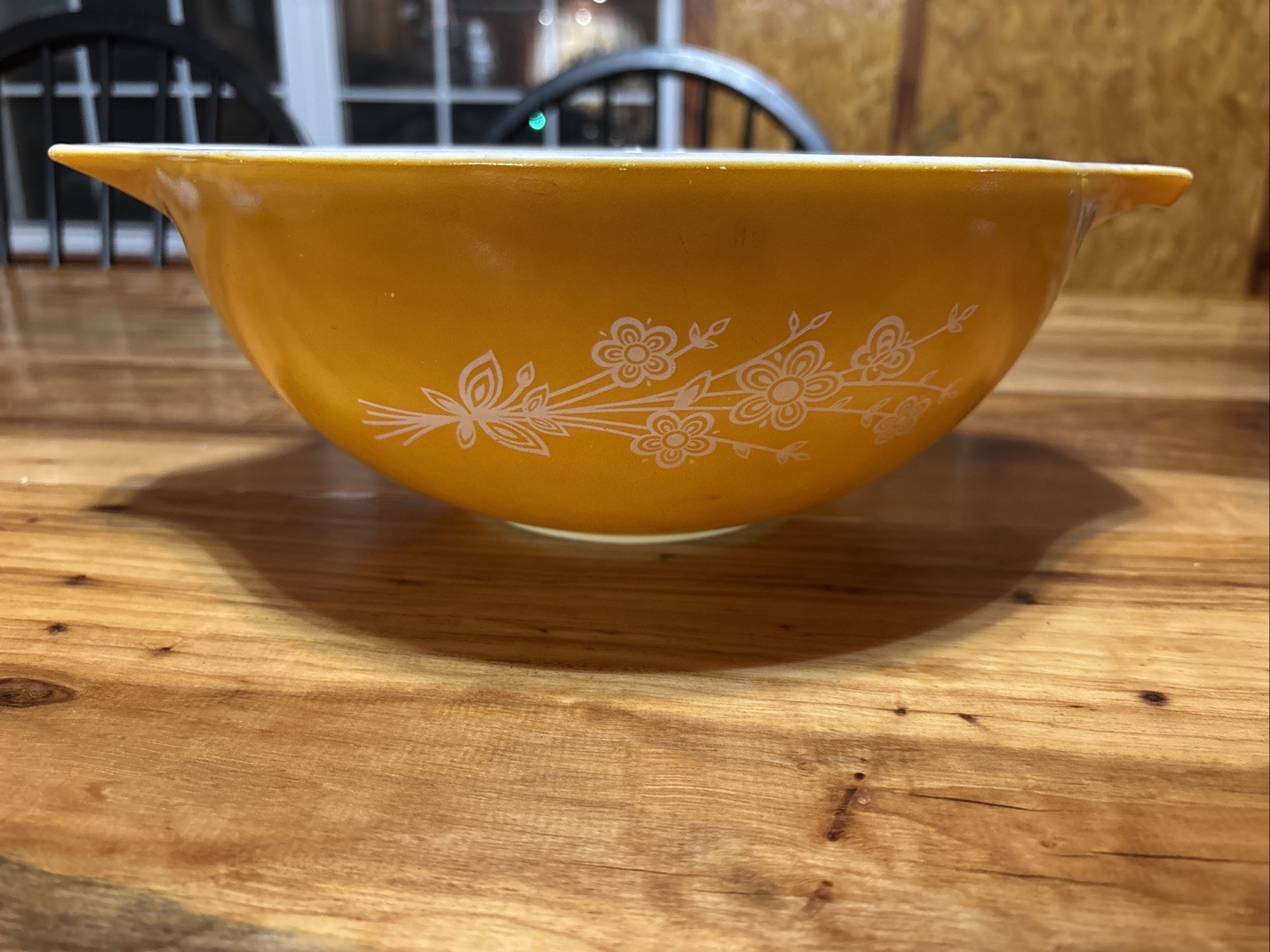 Vintage Pyrex 444 Cinderella Mixing Bowl 4 Qt Butterfly Gold & White Floral USA Vintage Pyrex 444 Cinderella Mixing Bowl 4 Qt Butterfly Gold & White Floral USA