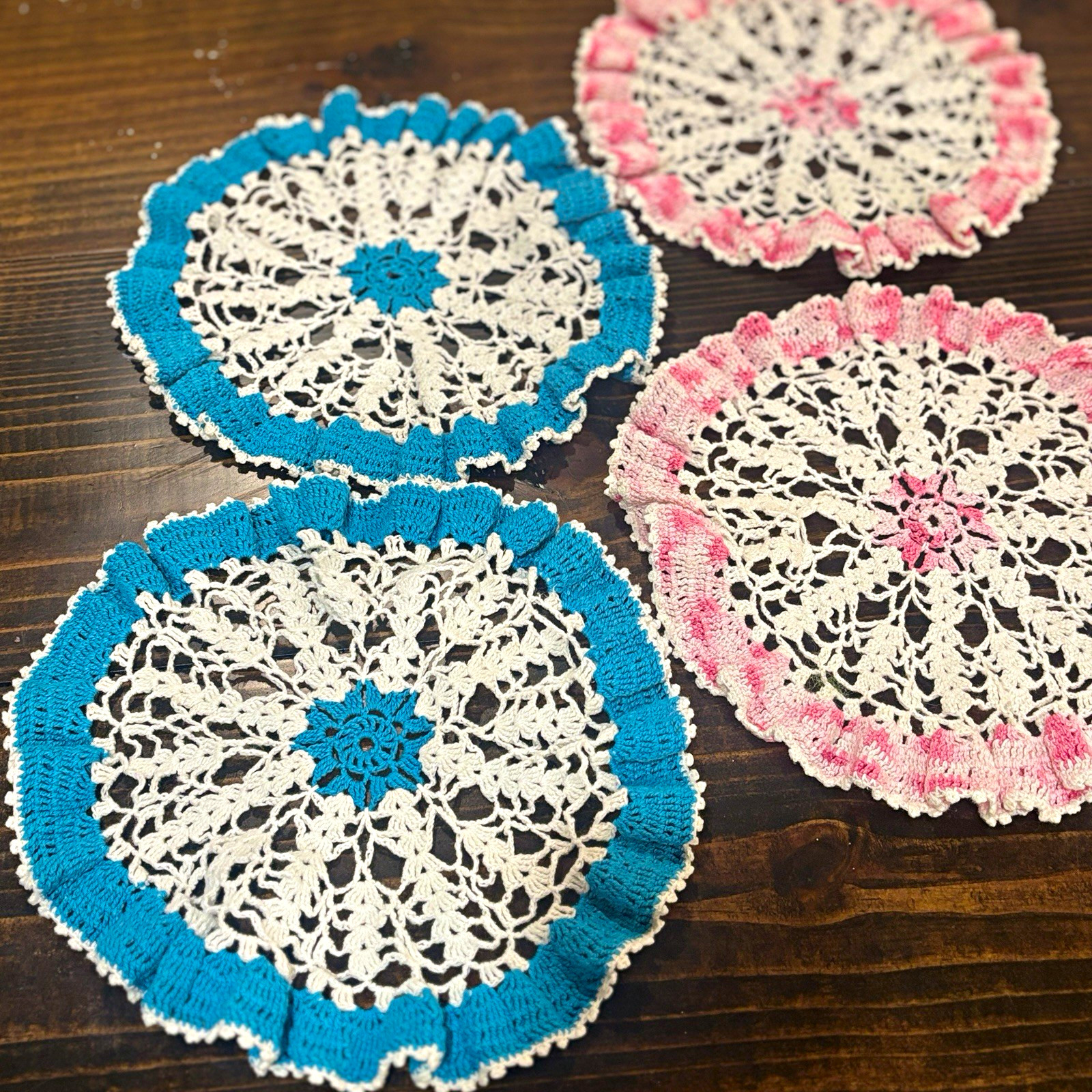 VTG 1960s Handmade Micro Crochet Doilie/Potholder Set of 4 - White Pink & Blue