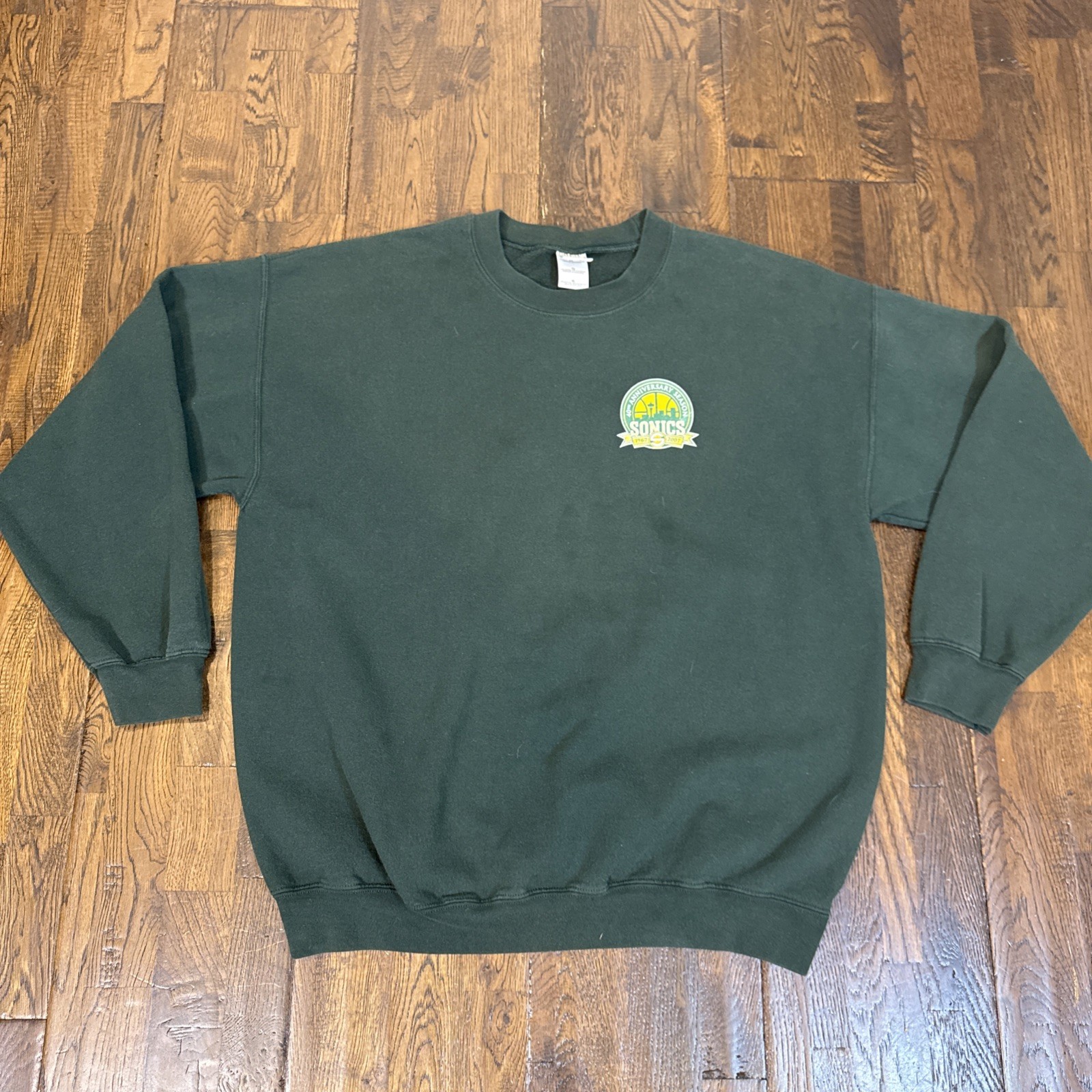 Vintage 2007 Seattle Sonics 40th Anniversary Sweatshirt XL Y2K NBA Gildan Green Vintage 2007 Seattle Sonics 40th Anniversary Sweatshirt XL Y2K NBA Gildan Green
