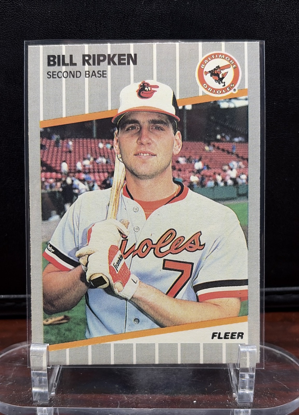 Billy Ripken 1989 Fleer - #616 Black Box on Bat Knob Billy Ripken 1989 Fleer - #616 Black Box on Bat Knob