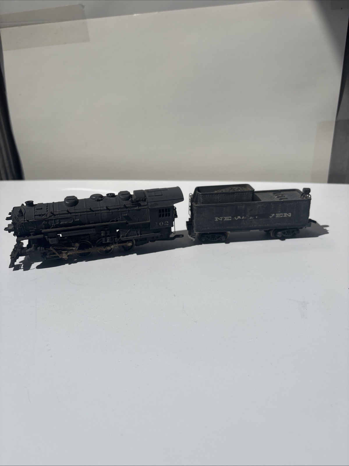 Rivarossi HO Scale Locomotive New Haven 102 Vintage Made in Italy Rivarossi HO Scale Locomotive New Haven 102 Vintage Made in Italy