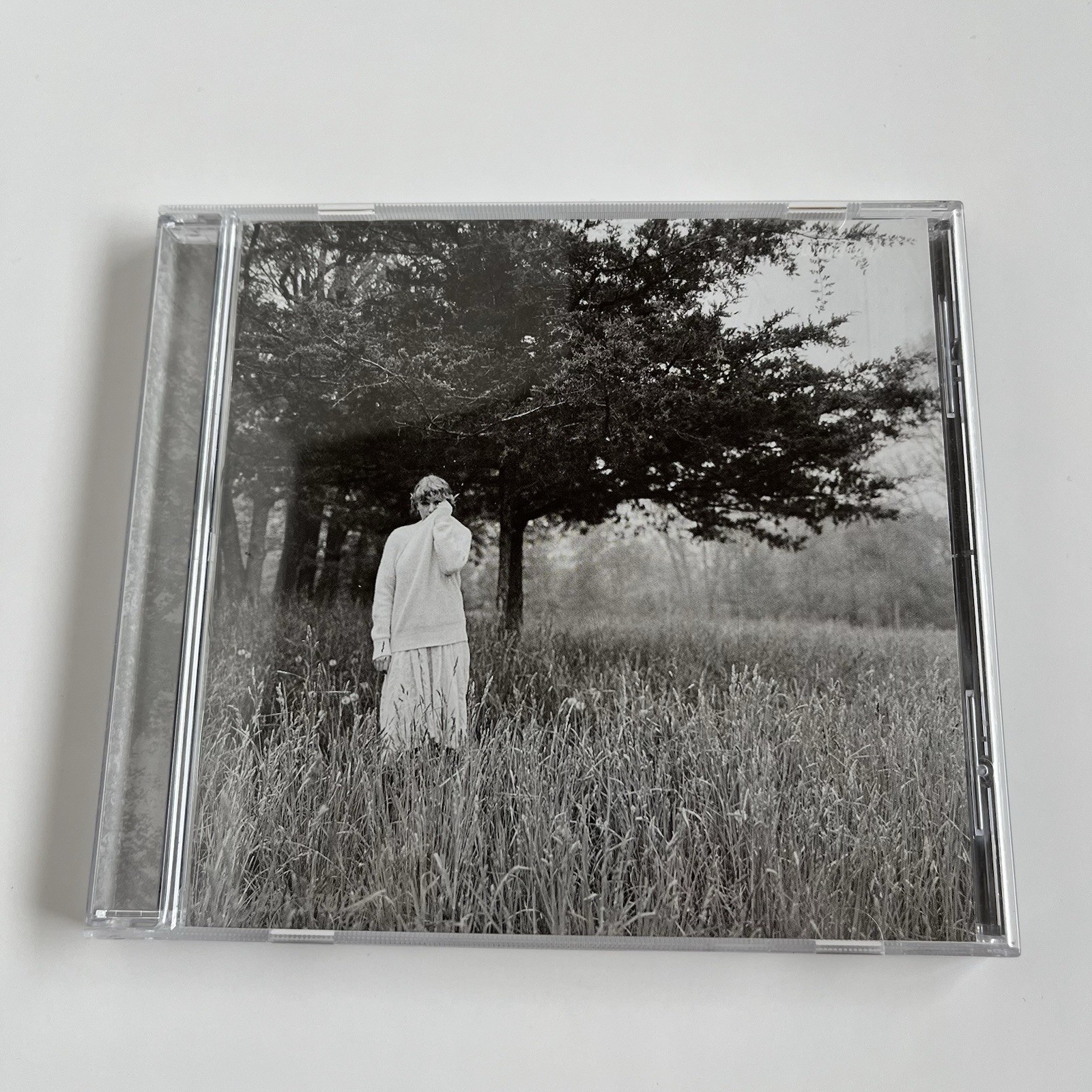 TAYLOR SWIFT - Folklore (\'Hide and seek\' Deluxe) - US CD album TAYLOR SWIFT - Folklore (\'Hide and seek\' Deluxe) - US CD album