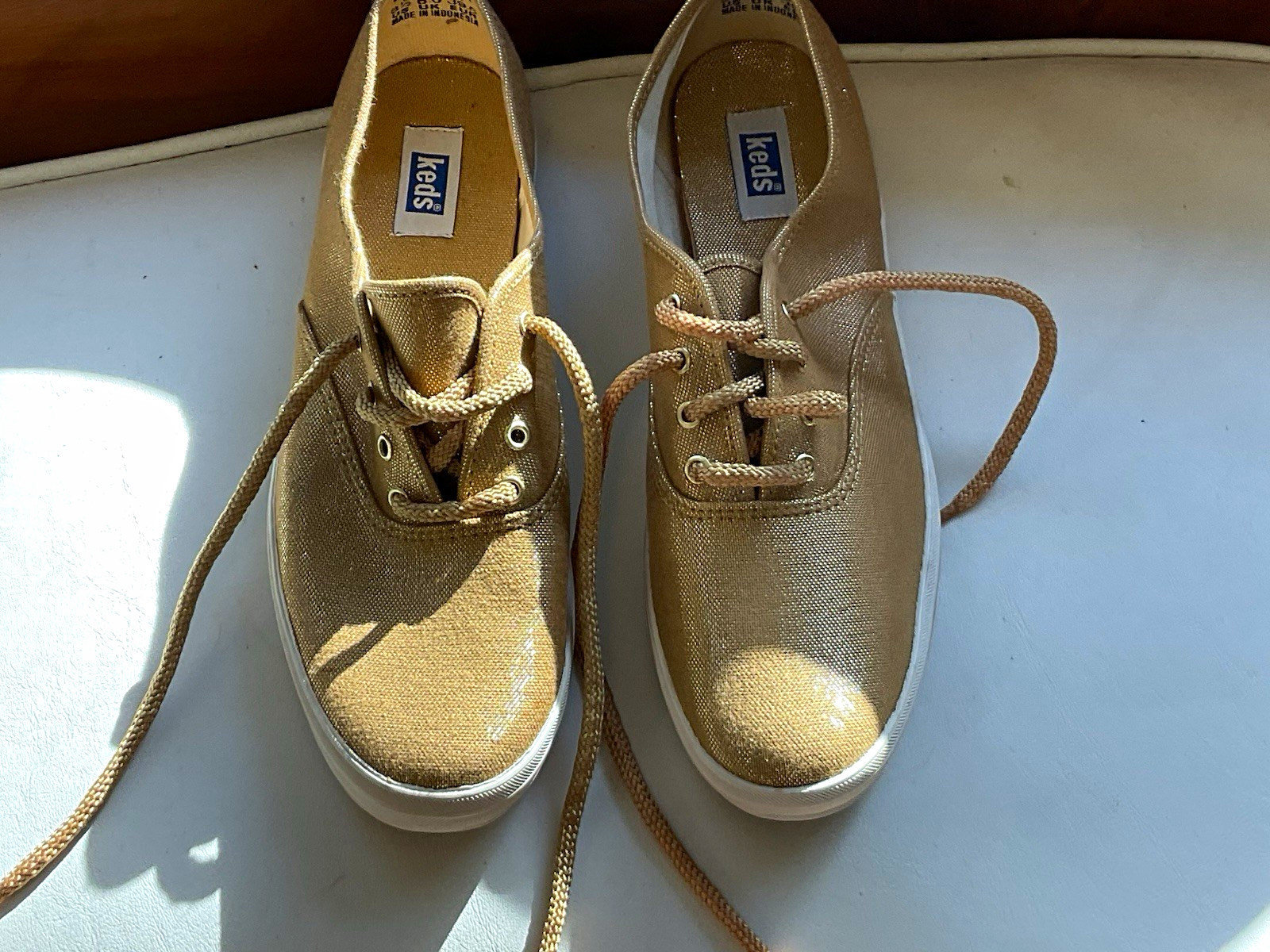 KEDS VTG 80’S Gold Canvas Lace-Up Low Top Sneakers Rubber Outsole 8 1/2 NOS KEDS VTG 80’S Gold Canvas Lace-Up Low Top Sneakers Rubber Outsole 8 1/2 NOS