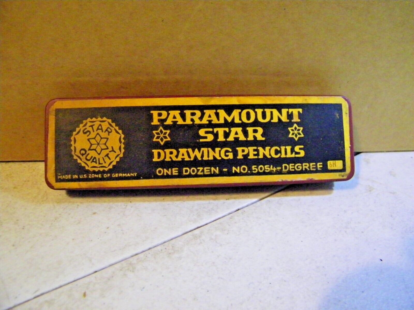 Vintage Paramount Star Drawing Pencils No.5054, 8 Pencils With The Original Case Vintage Paramount Star Drawing Pencils No.5054, 8 Pencils With The Original Case