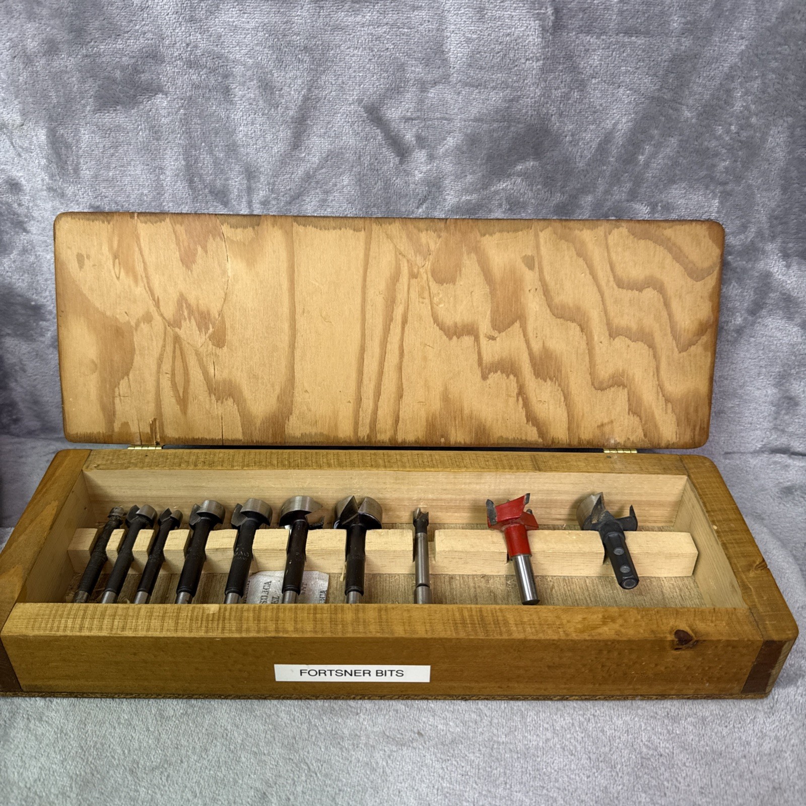 FORSTNER W-Germany 8pc VTG Bit Set Wood Case Box 3/8-1-1/8 READ FORSTNER W-Germany 8pc VTG Bit Set Wood Case Box 3/8-1-1/8 READ