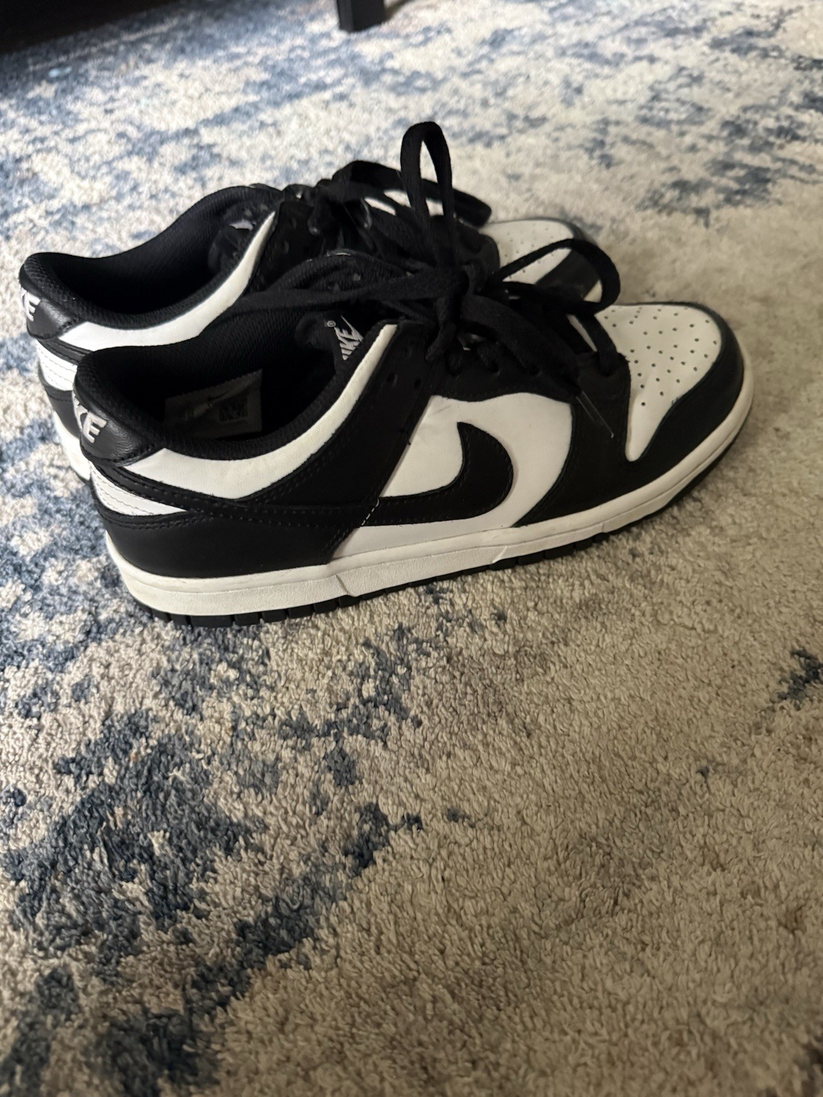 Nike kids Black/White Colorblock Low Top Lace-Up Athletic Sneakers Nike kids Black/White Colorblock Low Top Lace-Up Athletic Sneakers