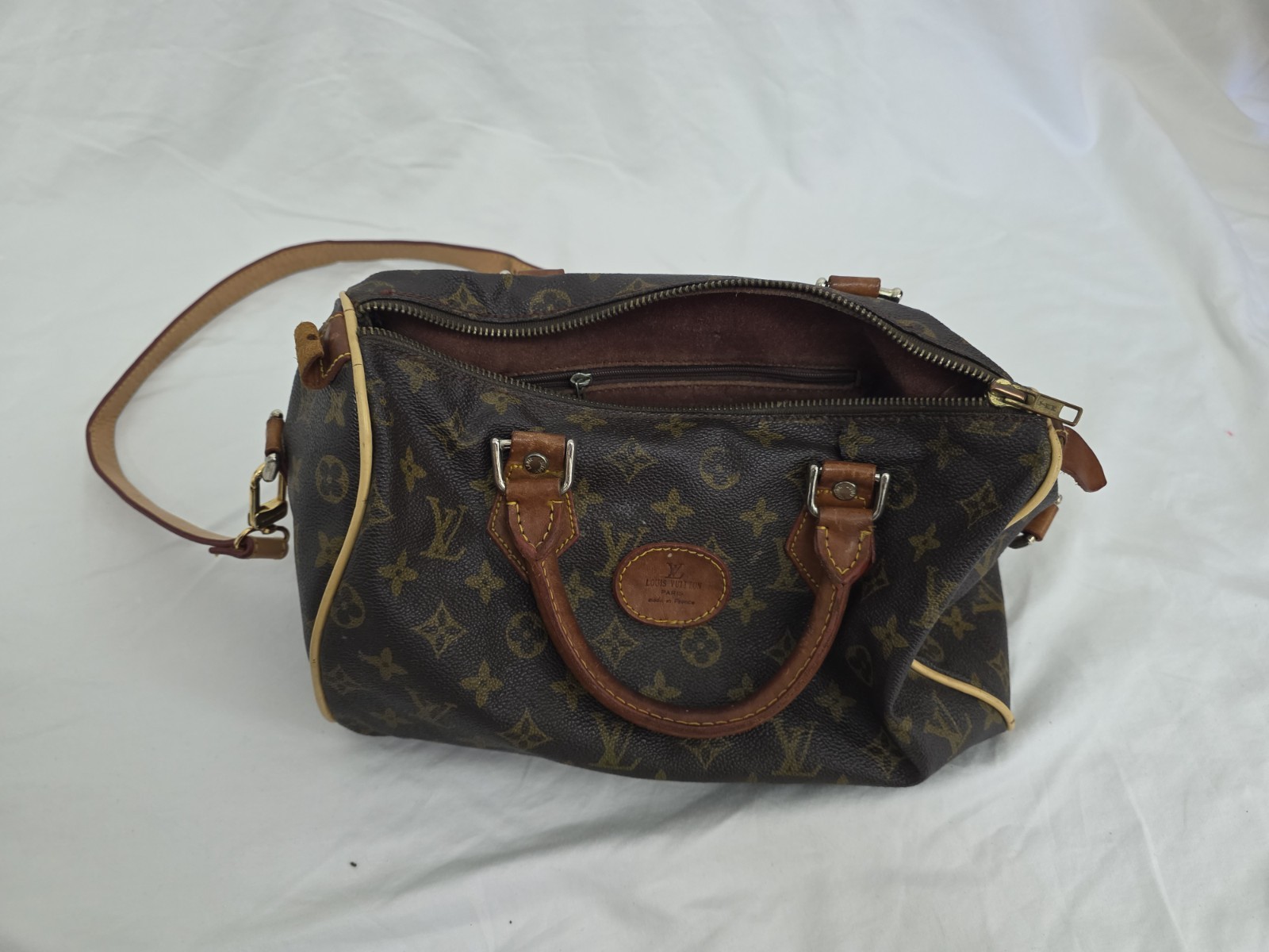 Louis Vuitton Vintage Authentic Canvas Classic Louis Vuitton Vintage Authentic Canvas Classic