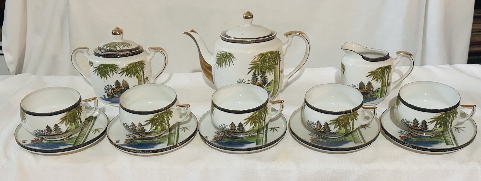Hayasi Fine China Tea Set Teapot Sugar Creamer 5 Cups Saucers Geisha in Cup Hayasi Fine China Tea Set Teapot Sugar Creamer 5 Cups Saucers Geisha in Cup
