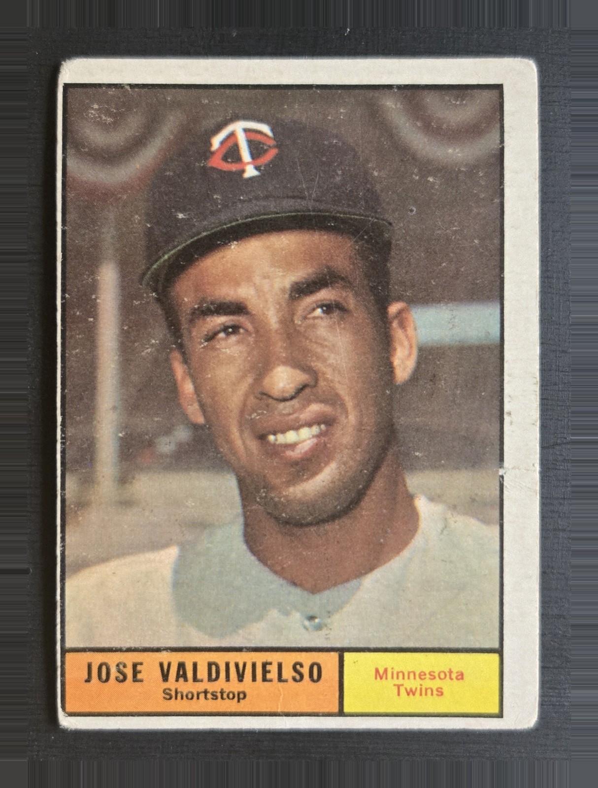1961 Topps #557 Jose Valdivielso (High #) - Minnesota Twins - low grade 1961 Topps #557 Jose Valdivielso (High #) - Minnesota Twins - low grade