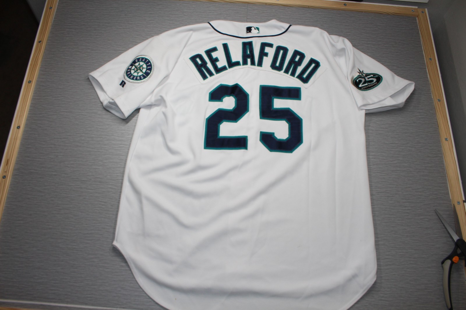 2002 Desi Relaford Seattle Mariners Russell Authentic Jersey 25th ANN Patch 48 2002 Desi Relaford Seattle Mariners Russell Authentic Jersey 25th ANN Patch 48