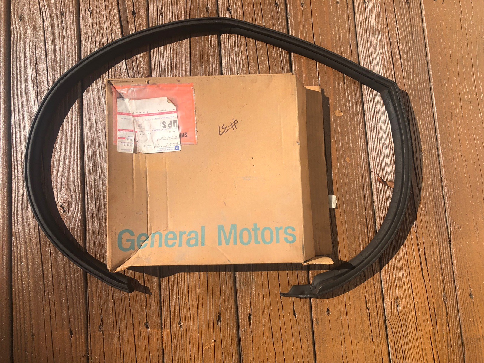 68 69 CAMARO NOS GM LH ROOF RAIL WEATHERSTRIPPING 7719482 SS Z28 Yenko COPO ZL1 68 69 CAMARO NOS GM LH ROOF RAIL WEATHERSTRIPPING 7719482 SS Z28 Yenko COPO ZL1