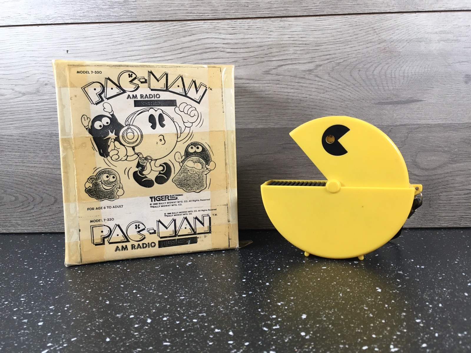 Vintage 1982 Tiger PAC-MAN AM Radio Handheld Pac Man Game Untested