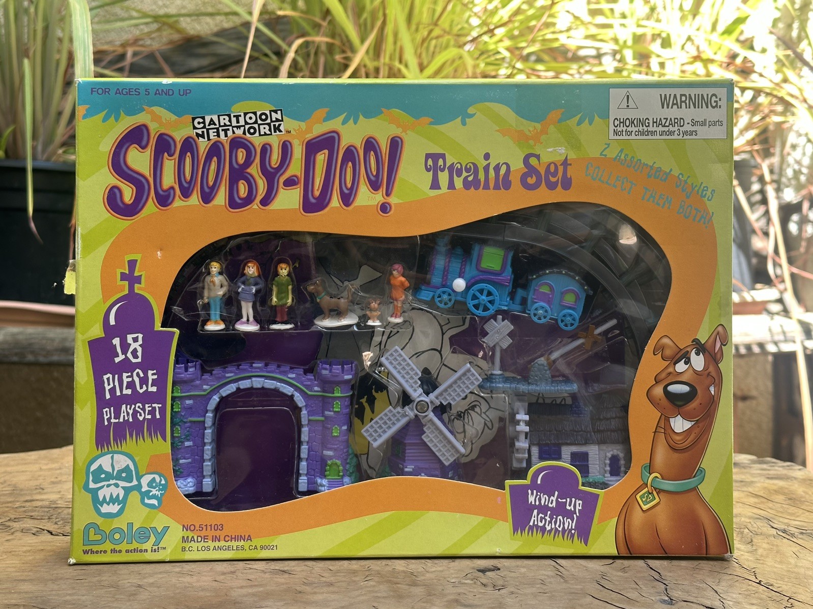 Vintage 1999 Scooby-Doo 18-Piece Wind-Up Train Set Castle Version #51103 Vintage 1999 Scooby-Doo 18-Piece Wind-Up Train Set Castle Version #51103