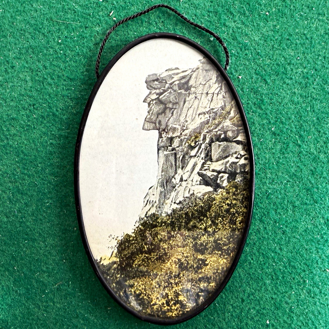 Vintage Old Man Of The Mountain New Hampshire Oval Hanging Souvenir Wall Plaque Vintage Old Man Of The Mountain New Hampshire Oval Hanging Souvenir Wall Plaque