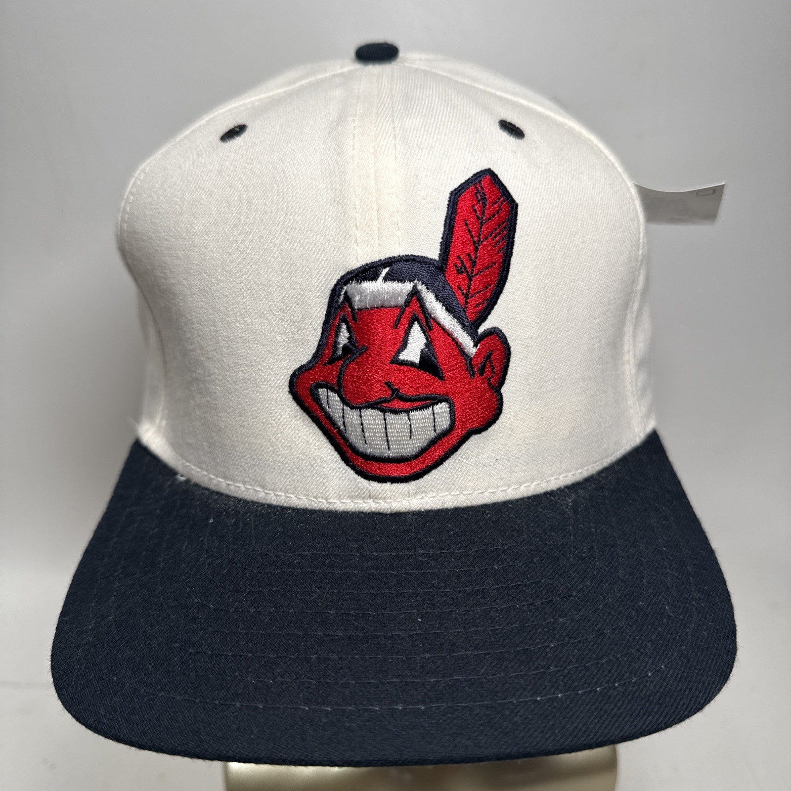 VTG Rare NWT 1995 CLEVELAND INDIANS New Era SnapBack Wahoo MLB Collectible Hat VTG Rare NWT 1995 CLEVELAND INDIANS New Era SnapBack Wahoo MLB Collectible Hat