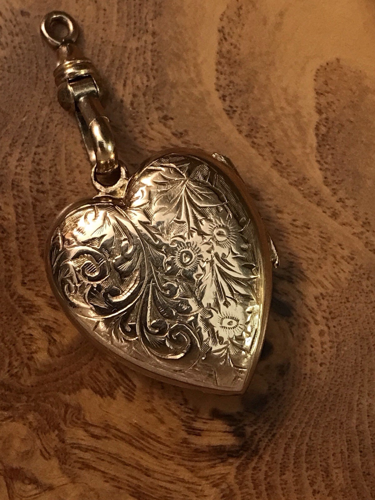 Antique Gold Filled English Victorian Locket Antique Gold Filled English Victorian Locket