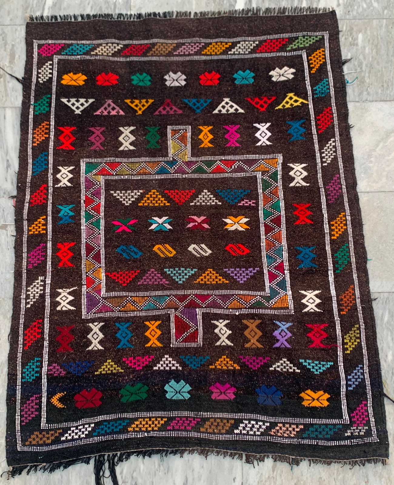 Vintage Moroccan Barber: Wool Area Kilim, Traditional Carpet (3x4 ft.)