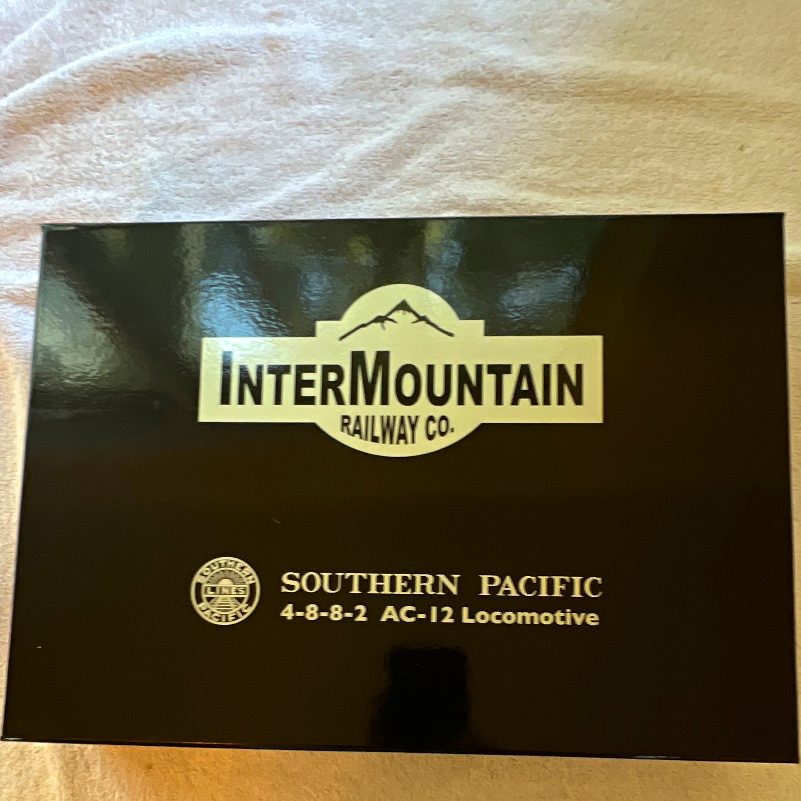 InterMountain HO Southern Pacific 4-8-8-2 AC-12 Cab Forward DC Analog Tender InterMountain HO Southern Pacific 4-8-8-2 AC-12 Cab Forward DC Analog Tender
