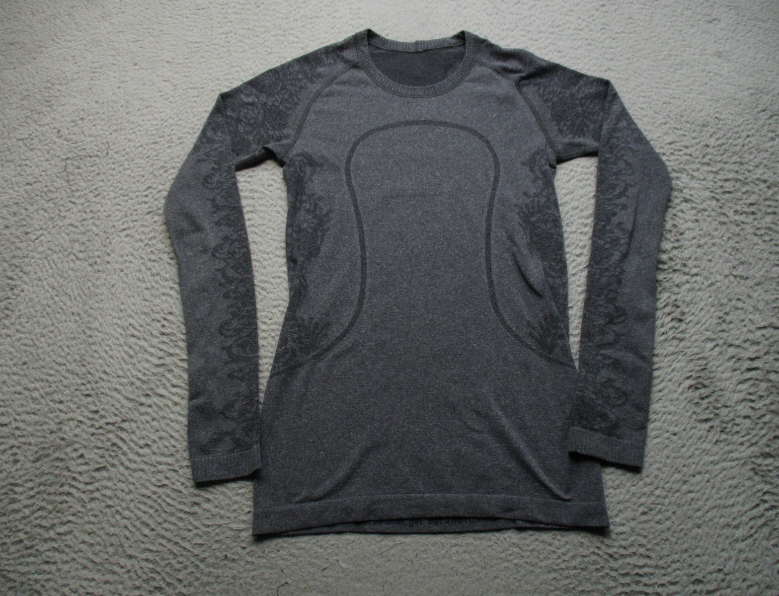 Lululemon Swiftly Tech Shirt Womens 6 Gray Long Sleeve Camo Seamless Running Lululemon Swiftly Tech Shirt Womens 6 Gray Long Sleeve Camo Seamless Running