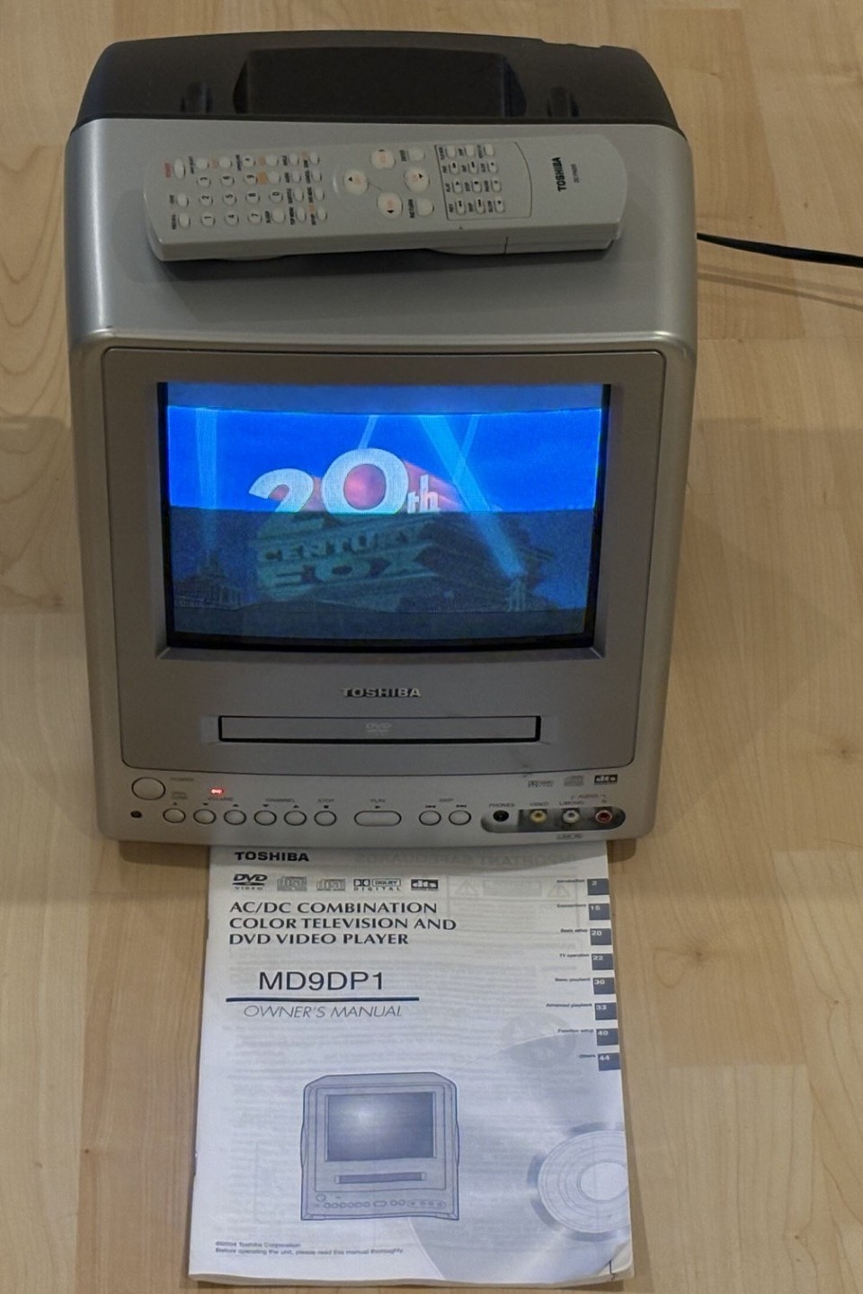 Toshiba MD9DP1 9” CRT TV & DVD Combo with Remote Tested