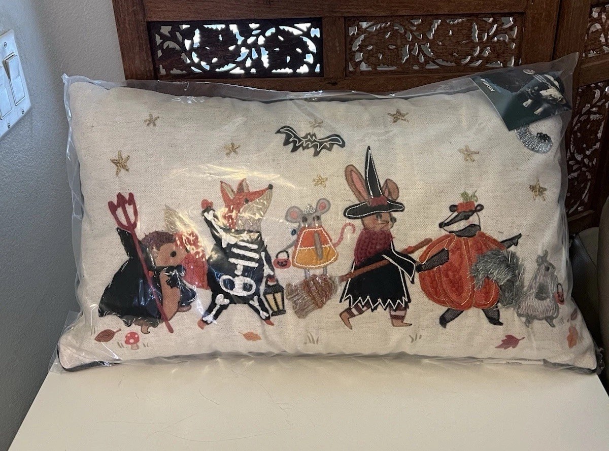 Halloween Pillow Embroidered Animals in Costume All Hallows Eve Parade 14x24 NEW Halloween Pillow Embroidered Animals in Costume All Hallows Eve Parade 14x24 NEW