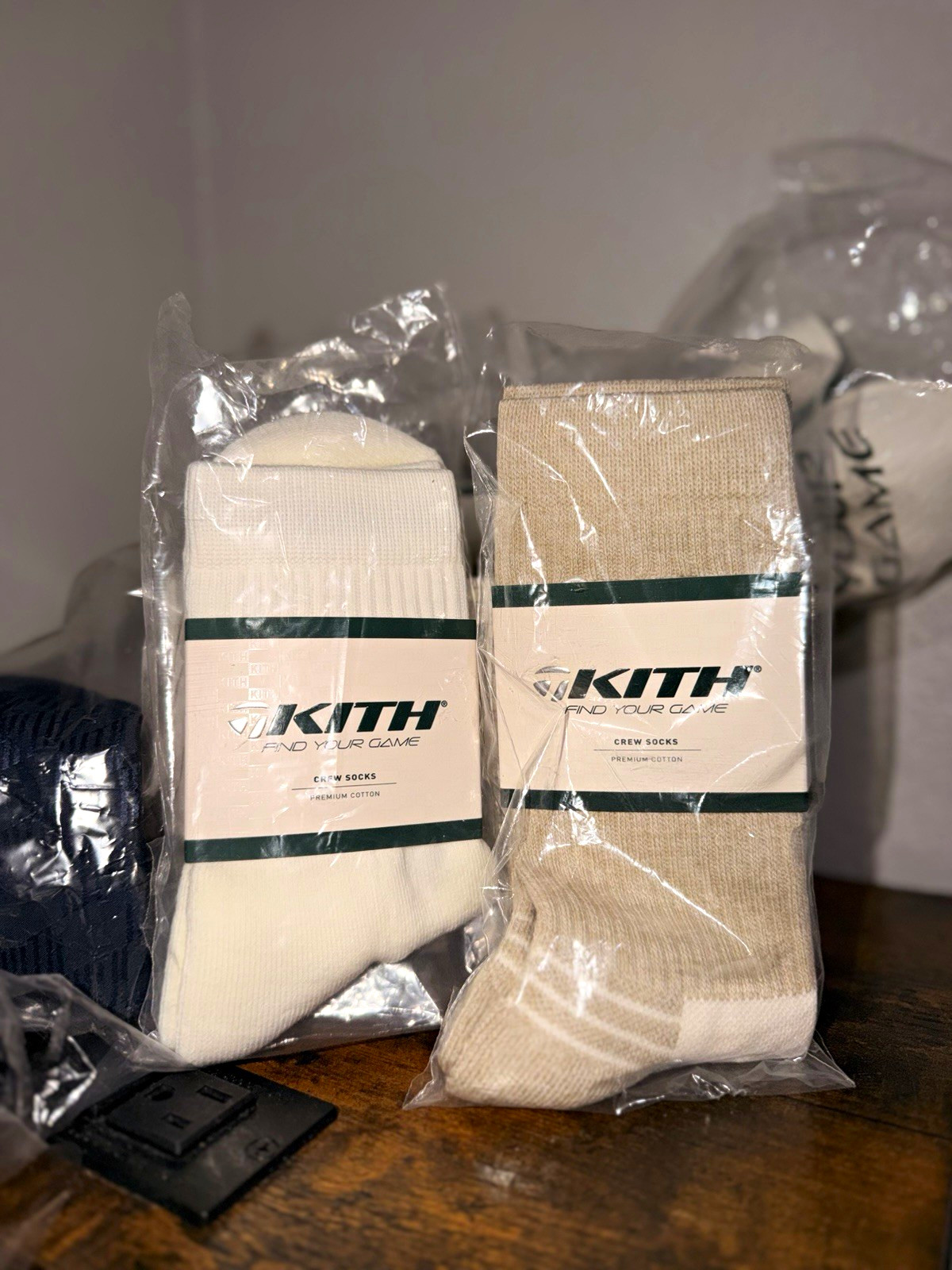 KITH x Taylormade ‘24 Cotton Knit Crew Socks 2-Pack Solid Beige & White One Size KITH x Taylormade ‘24 Cotton Knit Crew Socks 2-Pack Solid Beige & White One Size