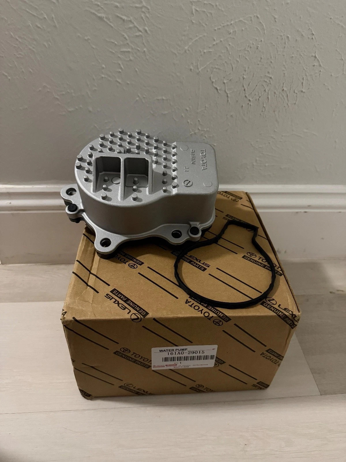 Electric Water Pump Toyota Lexus Genuine 161A0-29015 Prius SAME DAY SHIPPING