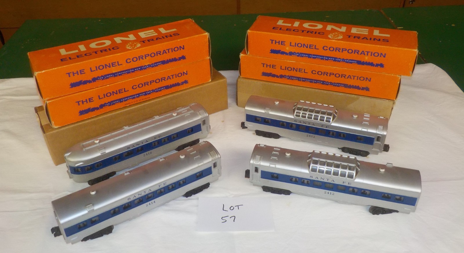 LIONEL POSTWAR SANTA FE PASSENGER CARS W/SOLID OBS TAKE A LOOK LIONEL POSTWAR SANTA FE PASSENGER CARS W/SOLID OBS TAKE A LOOK