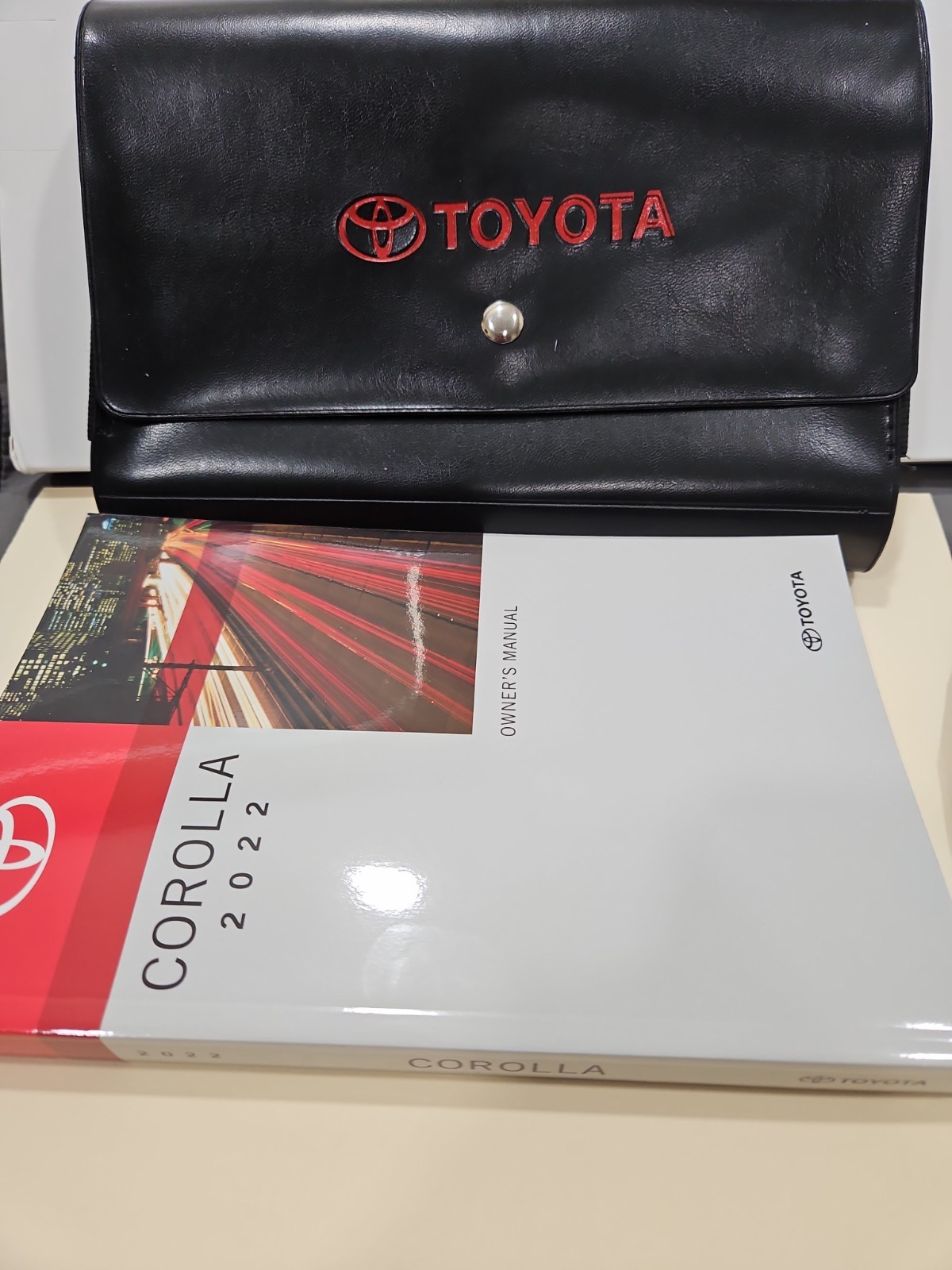 1 Brandnew Owners Manual 2022 Toyota Corolla And Case. 1 Brandnew Owners Manual 2022 Toyota Corolla And Case.