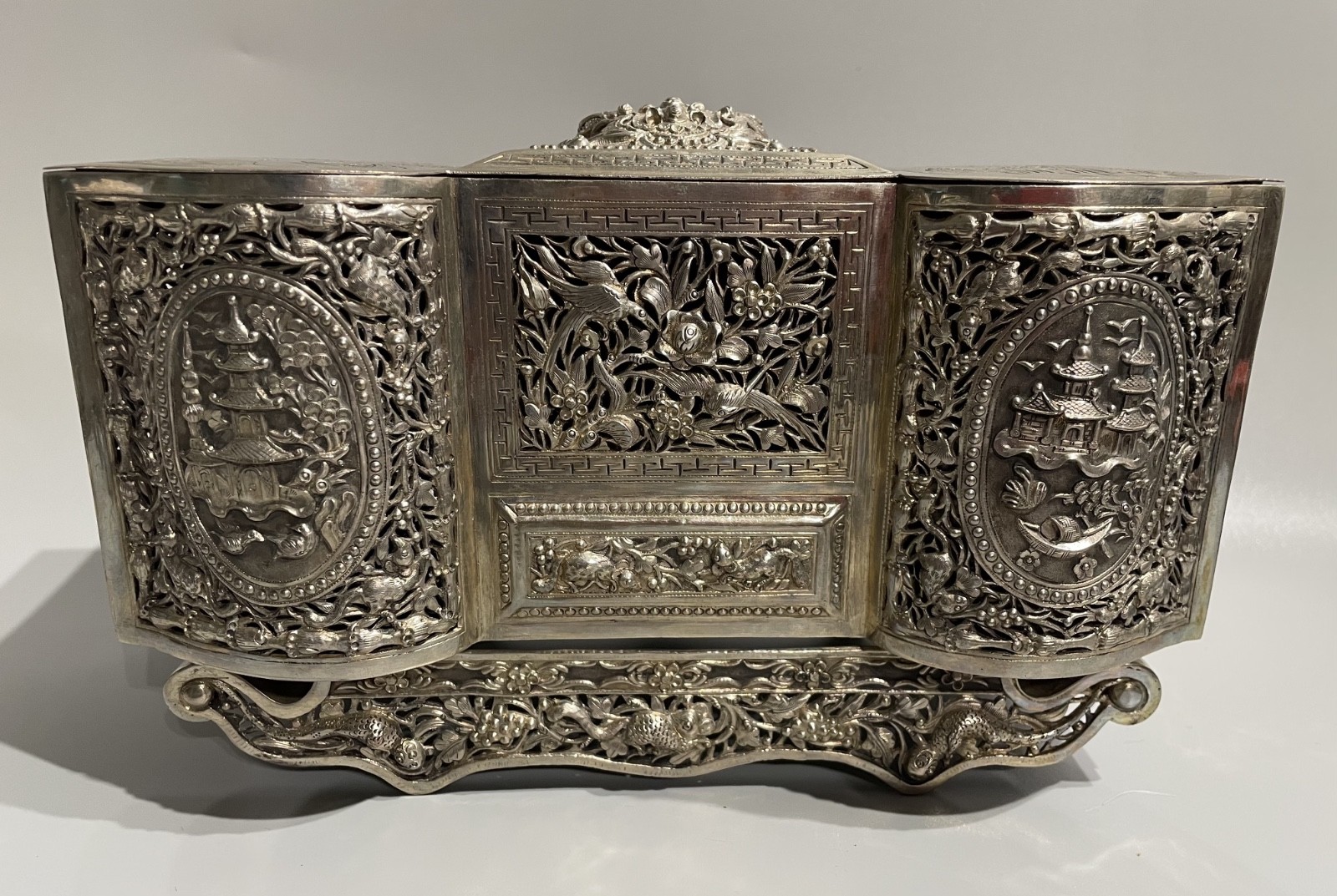 19thC Chinese Export Solid Silver Repoussé & Reticulated Hinged Box Signed 682g
