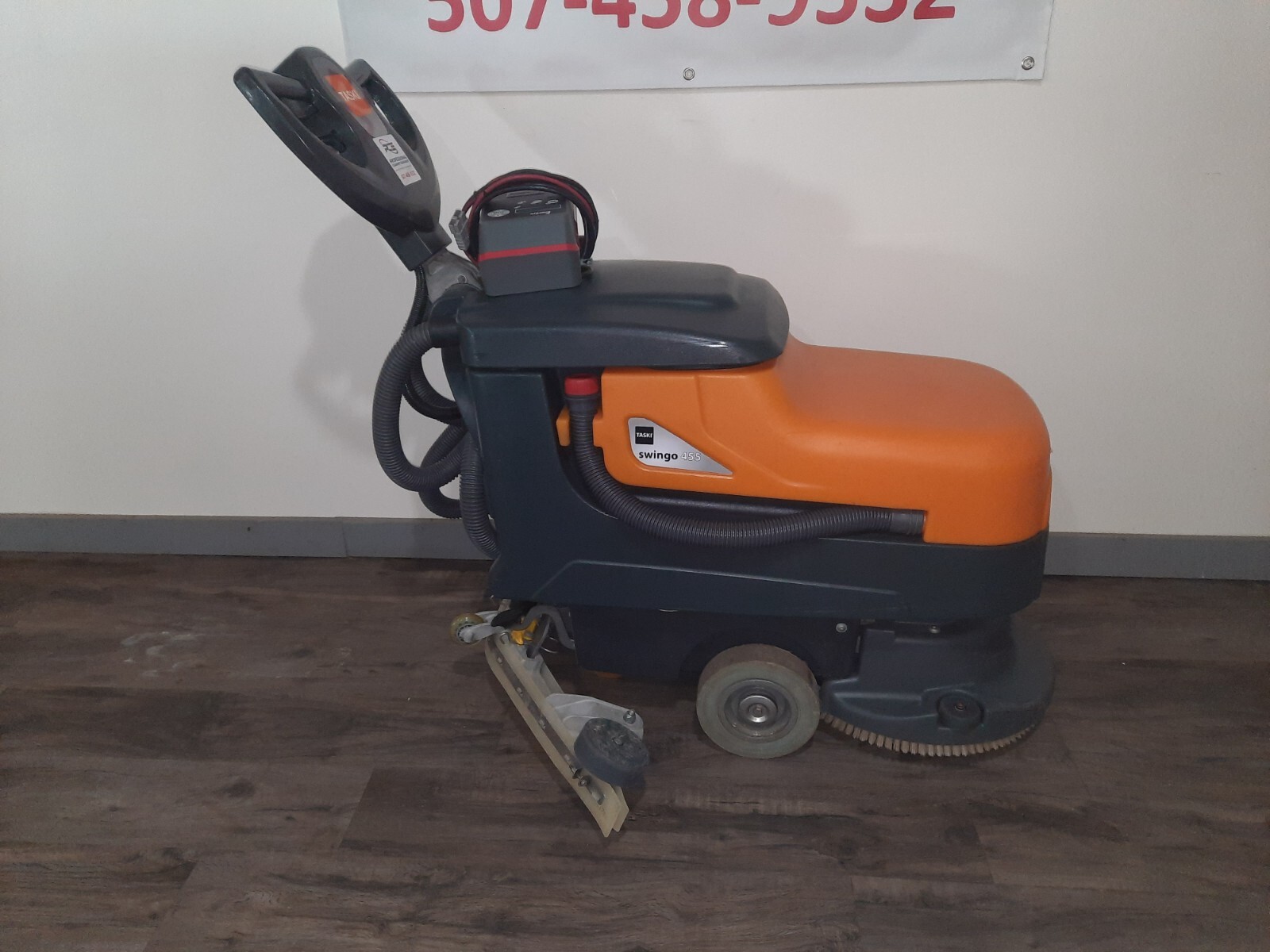 Taski 455b, 17in battery scrubber