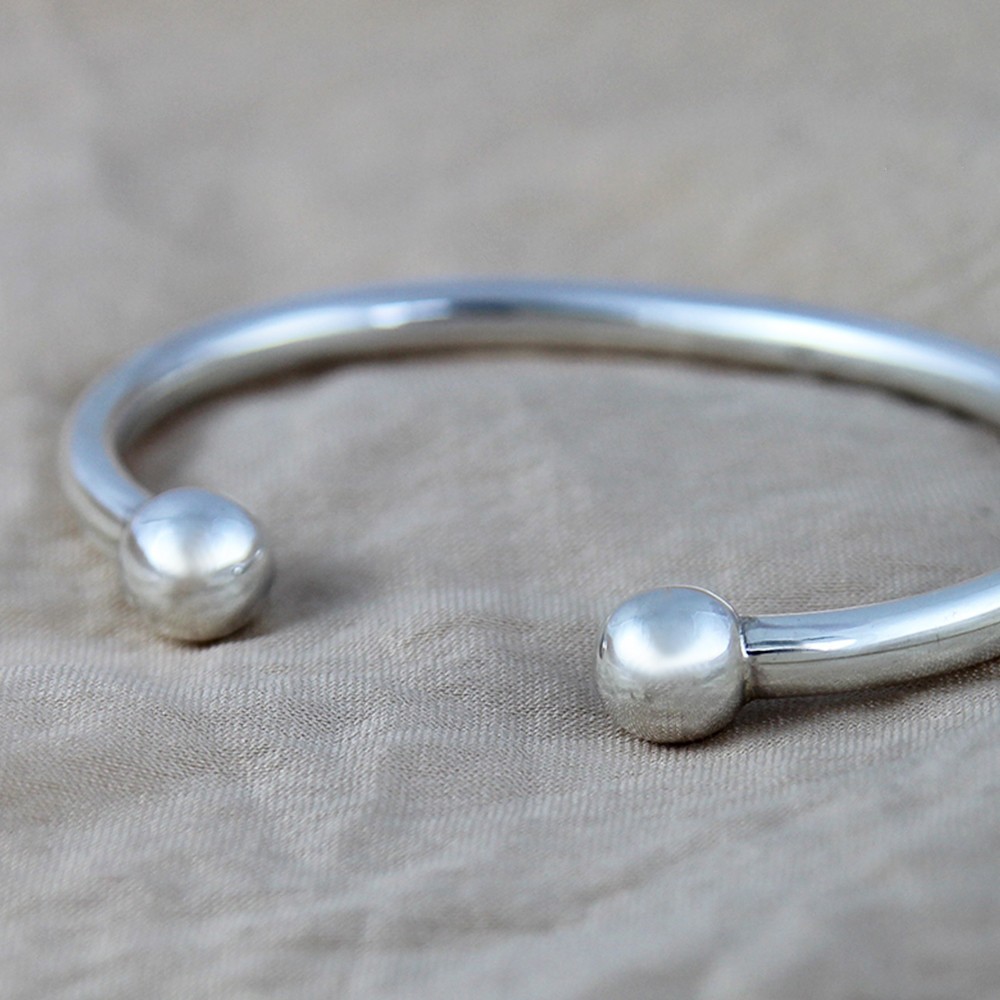 High-Quality Cuff Bracelet for men, women made of 925 Sterling Silver. High-Quality Cuff Bracelet for men, women made of 925 Sterling Silver.